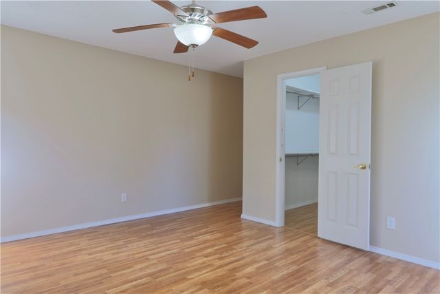 1325 N Genoa Avenue, Fayetteville, AR 72704