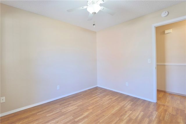 1325 N Genoa Avenue, Fayetteville, AR 72704