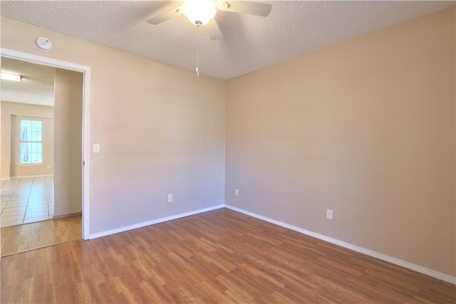 1325 N Genoa Avenue, Fayetteville, AR 72704