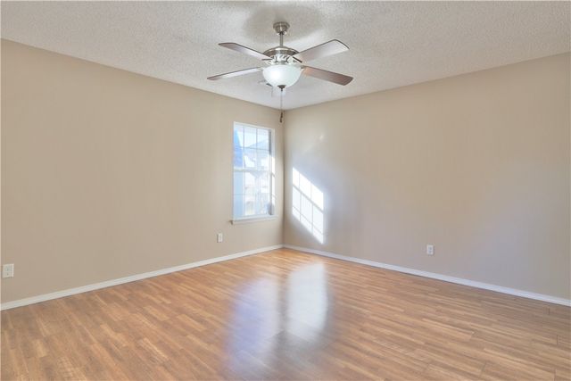 1325 N Genoa Avenue, Fayetteville, AR 72704