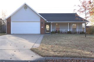 1325 N Genoa Avenue, Fayetteville, AR 72704