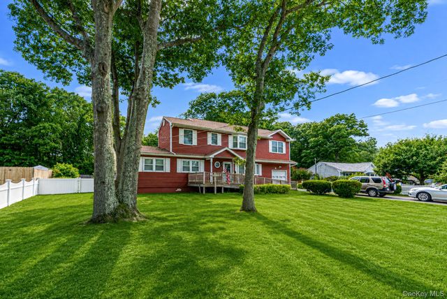 26 Wilstan Avenue, Patchogue, NY 11772