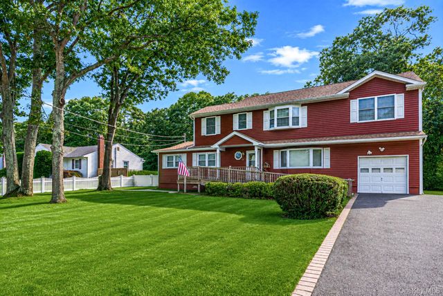 26 Wilstan Avenue, Patchogue, NY 11772