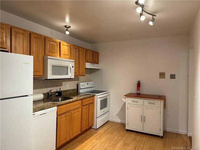 181 Melba Street APT 218, Milford, CT 06460