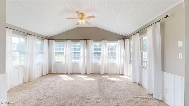 111 Sherwood Drive, Williamstown, WV 26187