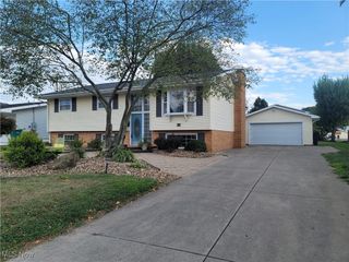 111 Sherwood Drive, Williamstown, WV 26187