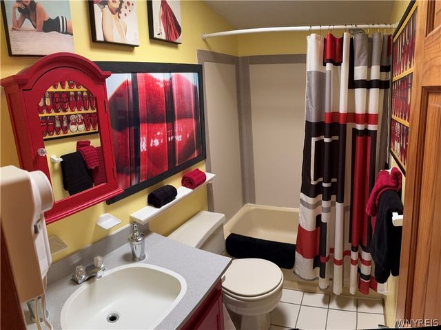 1052 Fernwood, Lockport Town, NY 14094