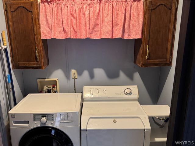 1052 Fernwood, Lockport Town, NY 14094