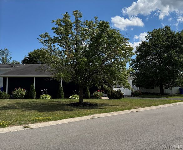 1052 Fernwood, Lockport Town, NY 14094