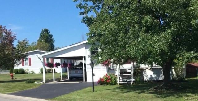 1052 Fernwood, Lockport Town, NY 14094