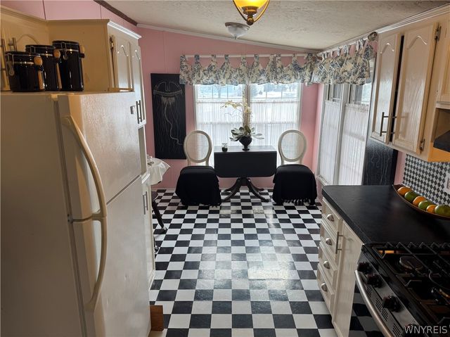 1052 Fernwood, Lockport Town, NY 14094