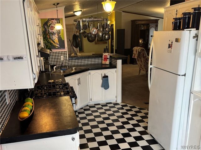 1052 Fernwood, Lockport Town, NY 14094