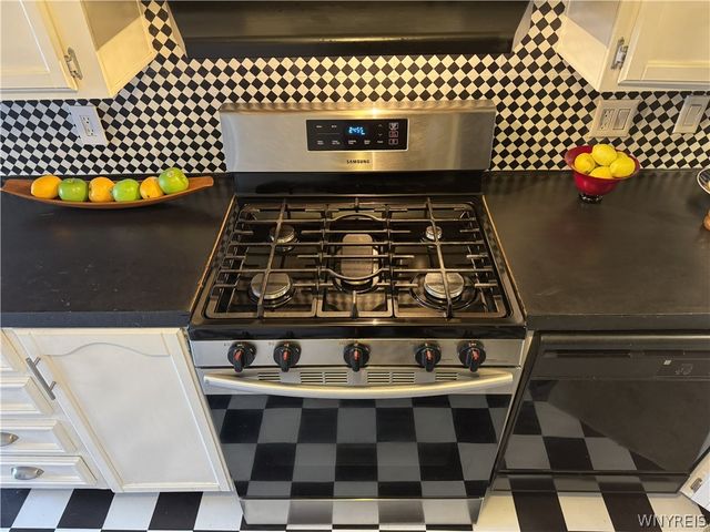 1052 Fernwood, Lockport Town, NY 14094