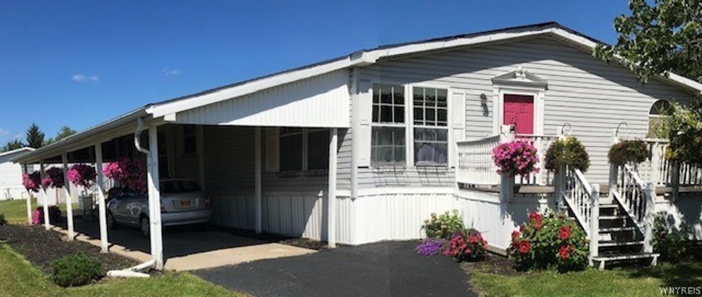 1052 Fernwood, Lockport Town, NY 14094