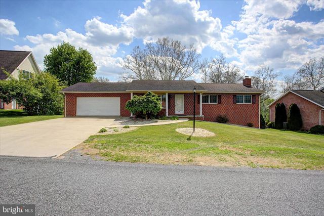 250 JADE DRIVE, Chambersburg, PA 17202