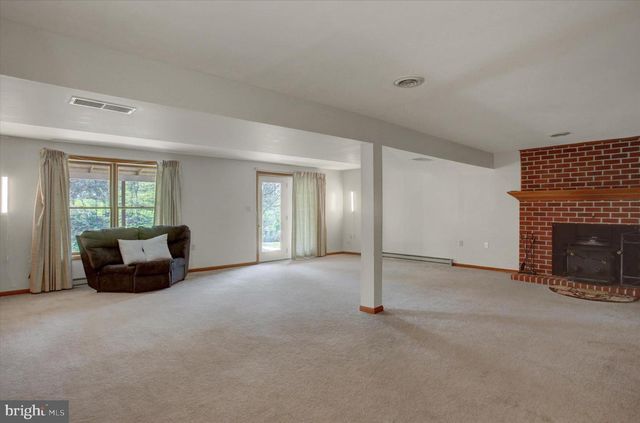 250 JADE DRIVE, Chambersburg, PA 17202