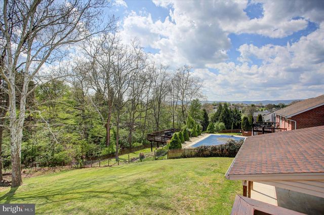 250 JADE DRIVE, Chambersburg, PA 17202