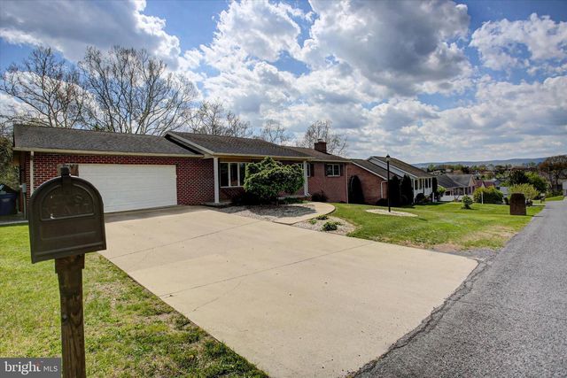 250 JADE DRIVE, Chambersburg, PA 17202