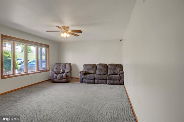 250 JADE DRIVE, Chambersburg, PA 17202