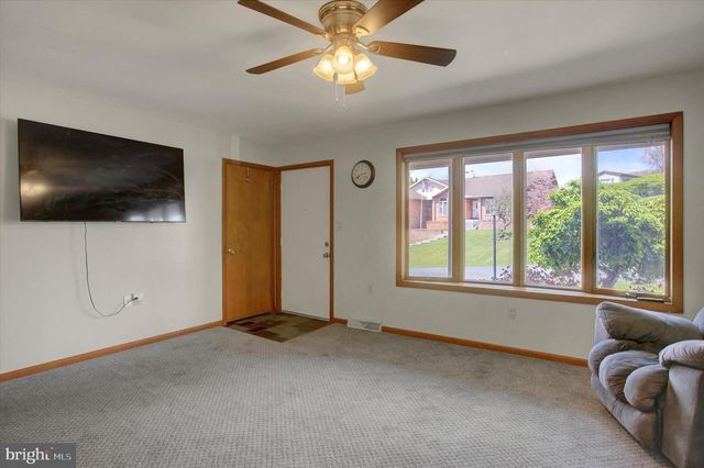 250 JADE DRIVE, Chambersburg, PA 17202