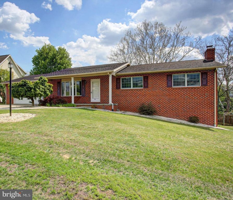 250 JADE DRIVE, Chambersburg, PA 17202