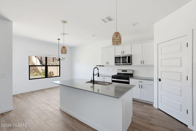 667 W Wilkinson Street, Vail, AZ 85641