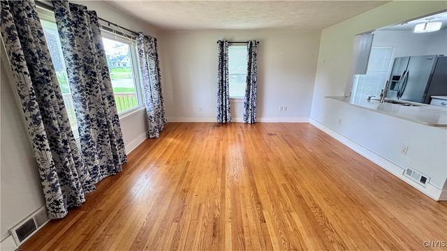 3825 East St Rd, Skaneateles, NY 13152