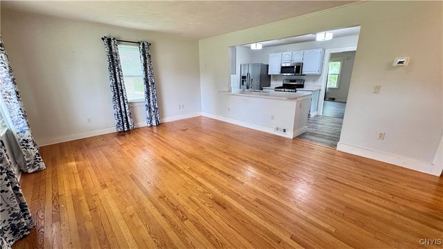 3825 East St Rd, Skaneateles, NY 13152