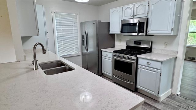 3825 East St Rd, Skaneateles, NY 13152