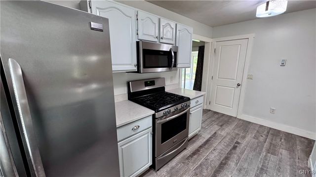 3825 East St Rd, Skaneateles, NY 13152