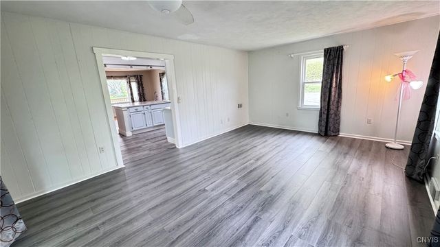 3825 East St Rd, Skaneateles, NY 13152
