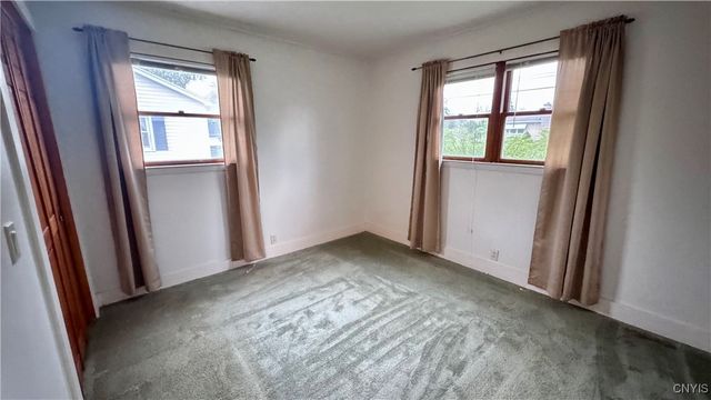 3825 East St Rd, Skaneateles, NY 13152