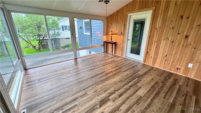 3825 East St Rd, Skaneateles, NY 13152