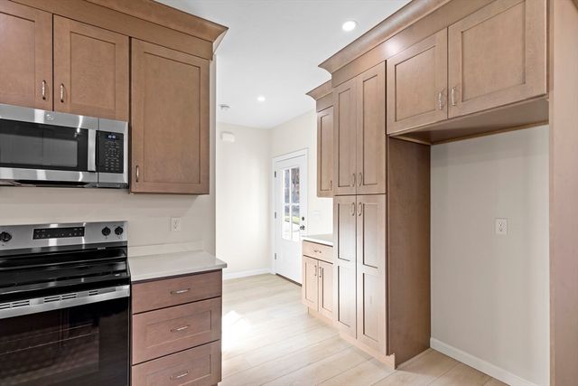 1234 State Rd 1, Plymouth, MA 02360