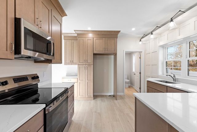 1234 State Rd 1, Plymouth, MA 02360