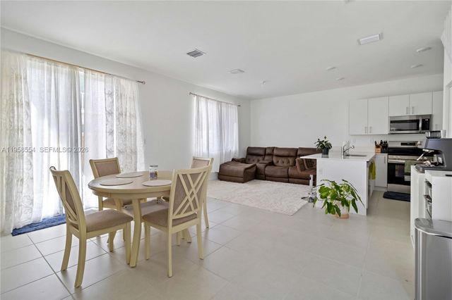760 SE 13th Court, Homestead, FL 33034
