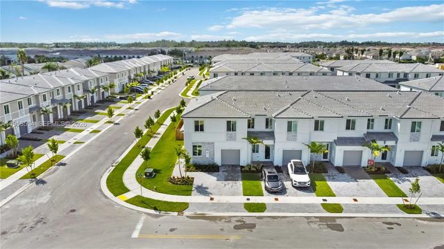 760 SE 13th Court, Homestead, FL 33034