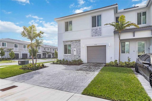 760 SE 13th Court, Homestead, FL 33034