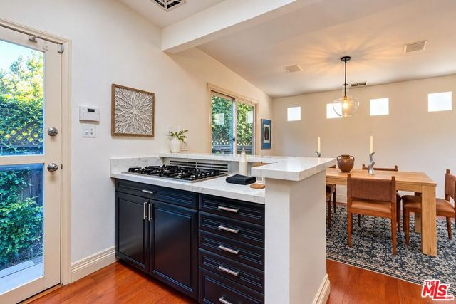 8513 Walnut Drive, Los Angeles, CA 90046