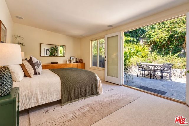 8513 Walnut Drive, Los Angeles, CA 90046