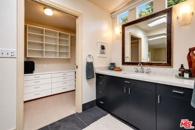 8513 Walnut Drive, Los Angeles, CA 90046
