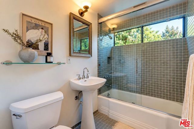 8513 Walnut Drive, Los Angeles, CA 90046