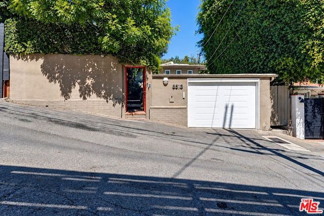 8513 Walnut Drive, Los Angeles, CA 90046