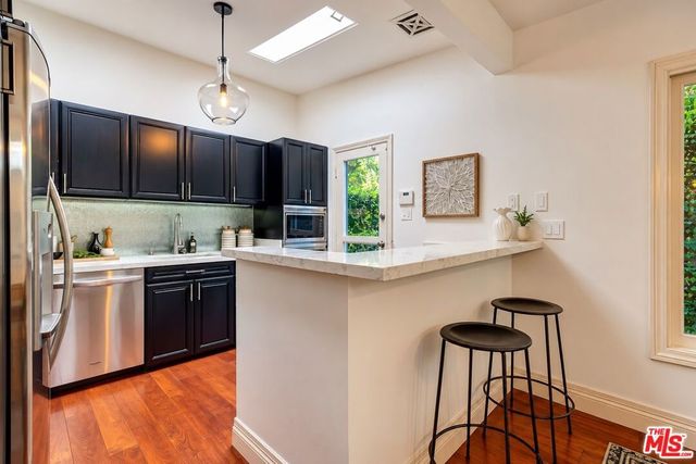 8513 Walnut Drive, Los Angeles, CA 90046