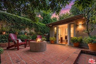8513 Walnut Drive, Los Angeles, CA 90046
