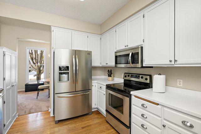 15960 22nd Place N, Plymouth, MN 55447