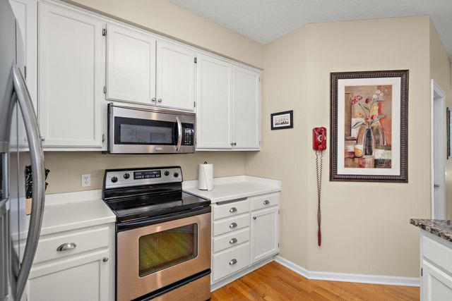 15960 22nd Place N, Plymouth, MN 55447