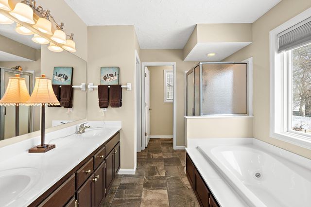 15960 22nd Place N, Plymouth, MN 55447