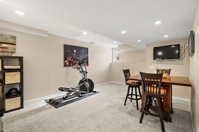 15960 22nd Place N, Plymouth, MN 55447