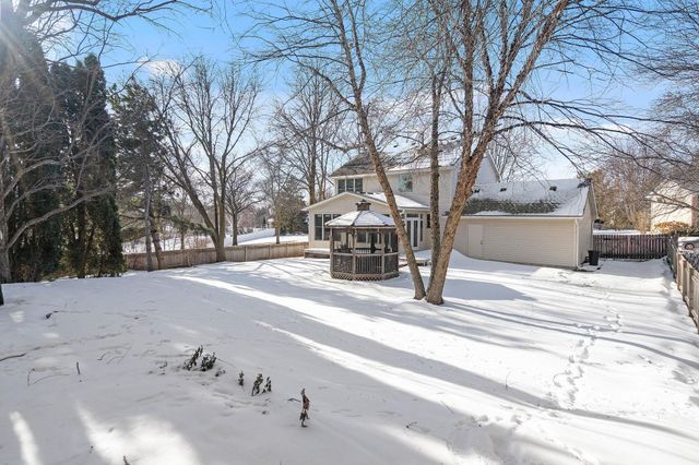 15960 22nd Place N, Plymouth, MN 55447